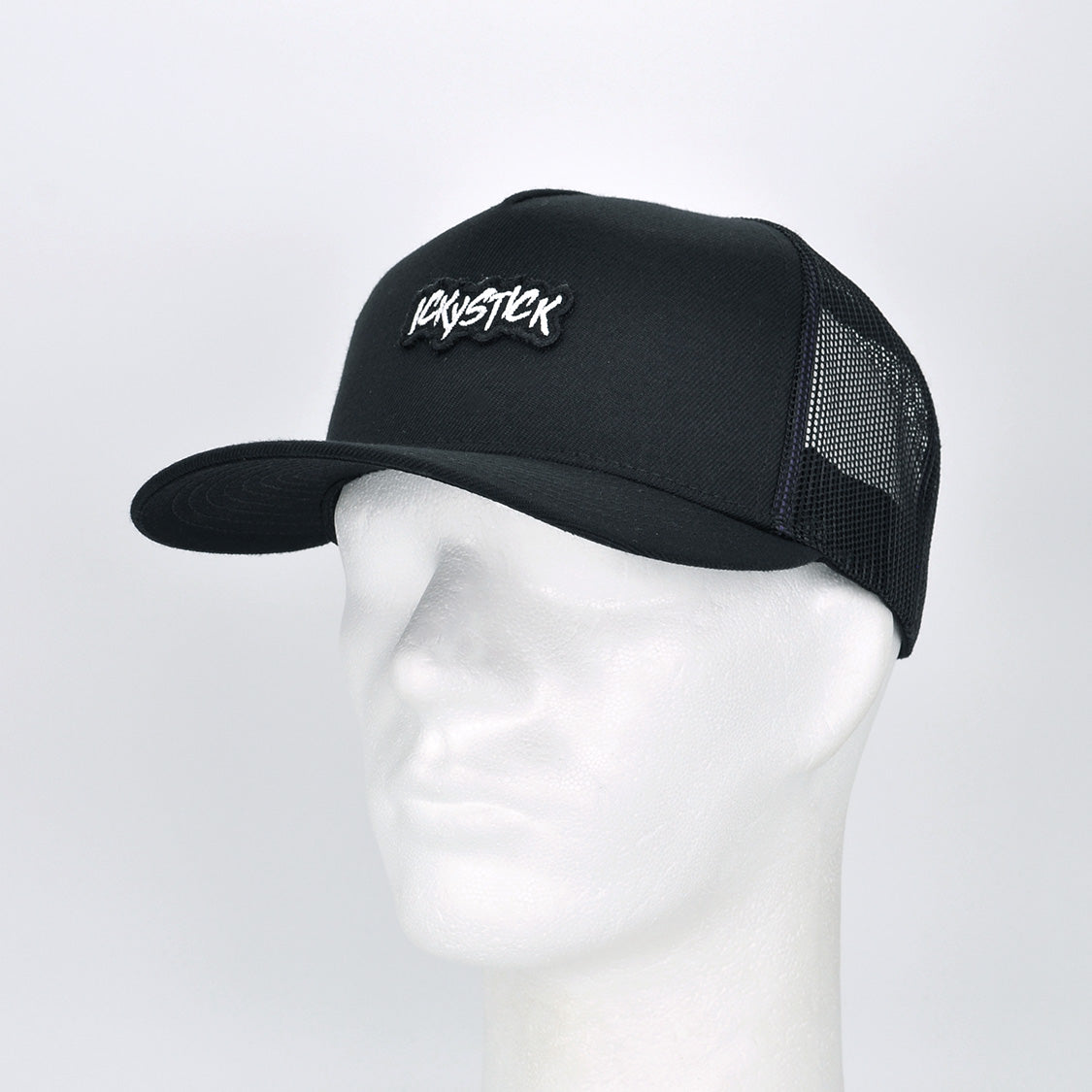 a-frame horror in the dark trucker svart