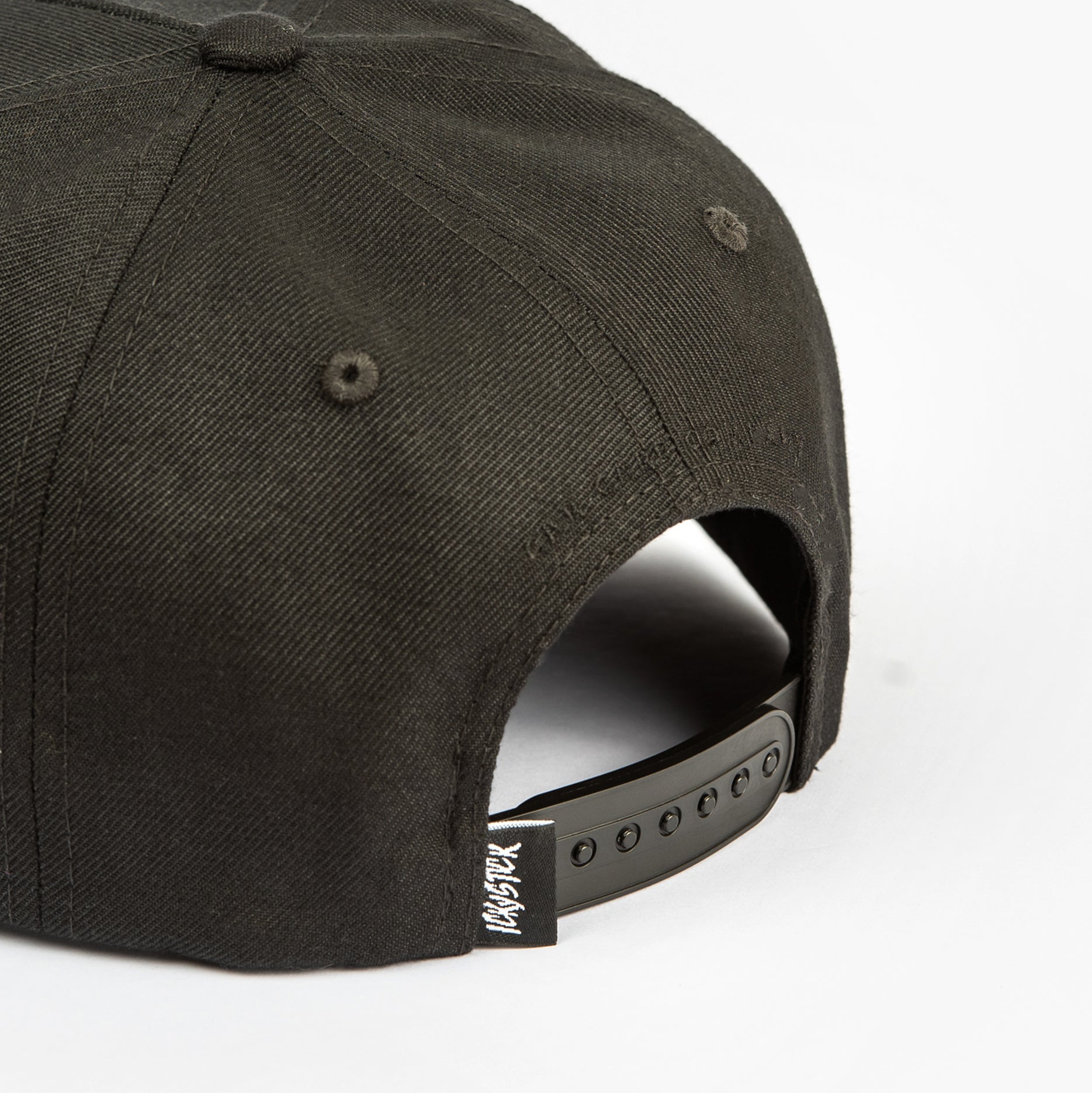 a-frame horror svart